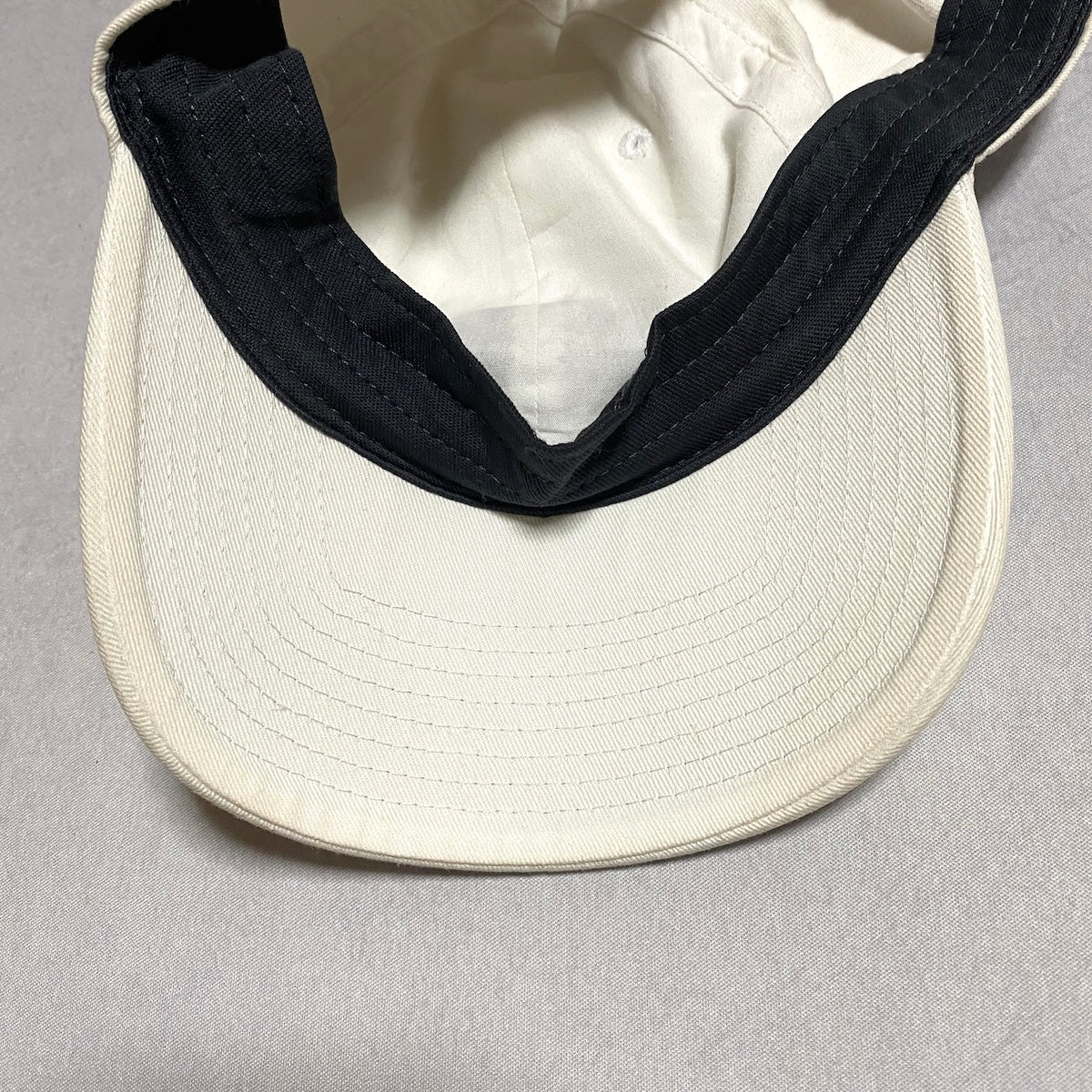 ナイキ Nike キャップ ホワイト 刺繍ロゴ M