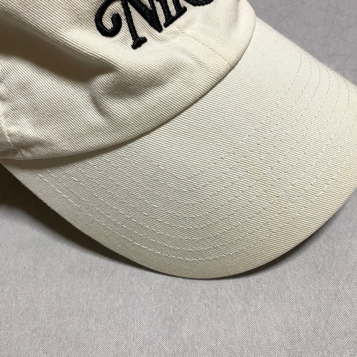 ナイキ Nike キャップ ホワイト 刺繍ロゴ M