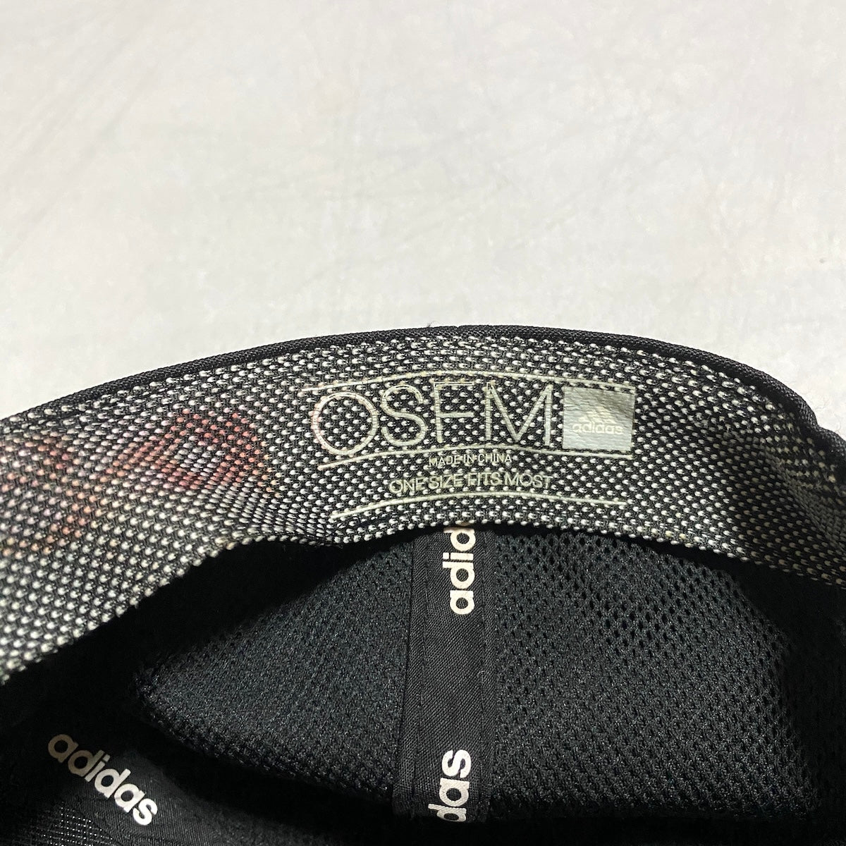 アディダス adidas キャップ ブラック 刺繍ロゴ XL