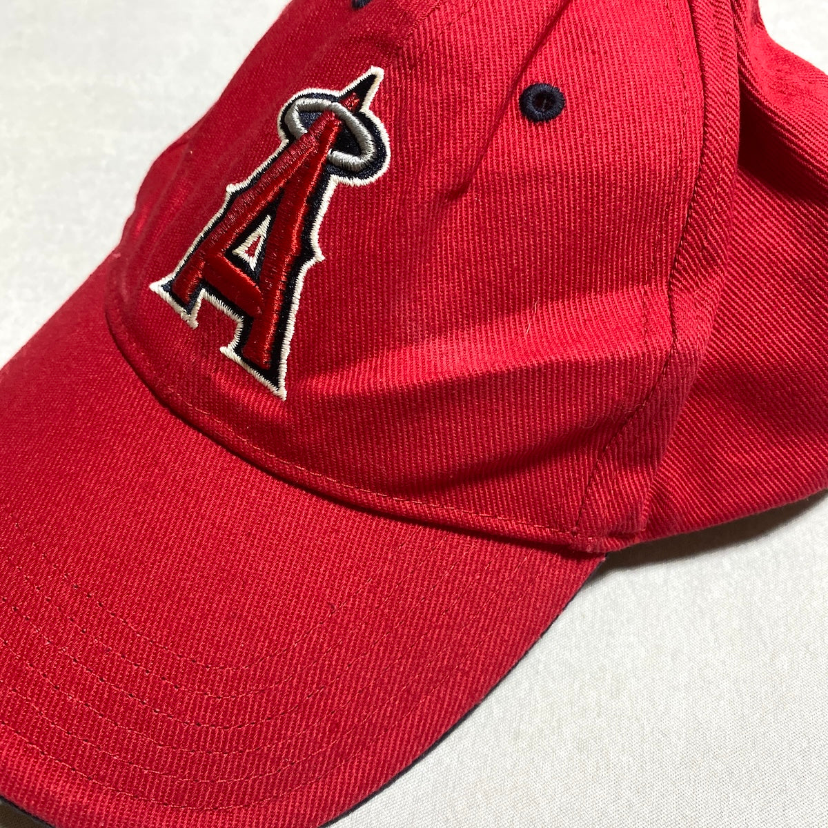 エンゼルス キャップ レッド 刺繍ロゴ M – 古着屋まんたろう